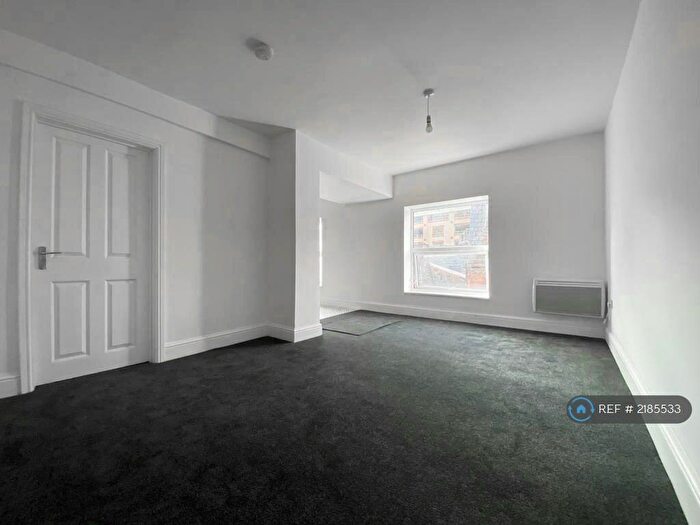1 Bedroom Flat To Rent In Baillie Street, Rochdale, OL16