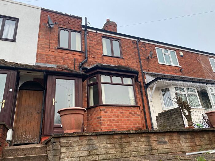 3 Bedroom Semi Detached House To Rent In Dyas Avenue, Birmingham, B42