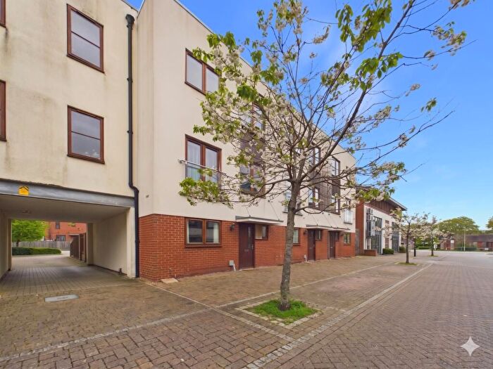 4 Bedroom Terraced House For Sale In Greenlands Road, Basingstoke, Hampshire, RG24