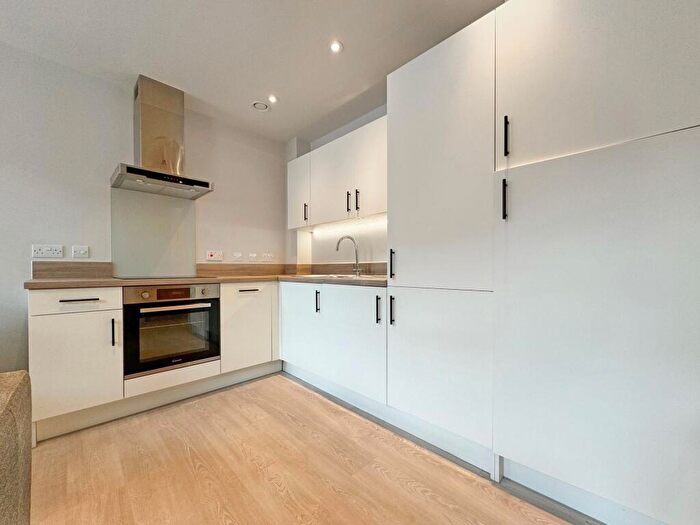 1 Bedroom Flat To Rent In Centenary House, North Street, Leeds, LS2
