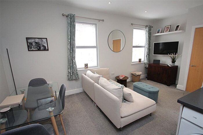 1 Bedroom Flat For Sale In North Square, Knowle, Fareham, Hampshire, PO17
