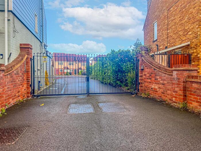 4 Bedroom Detached House For Sale In Rose Gardens, South Road, South Ockendon, RM15