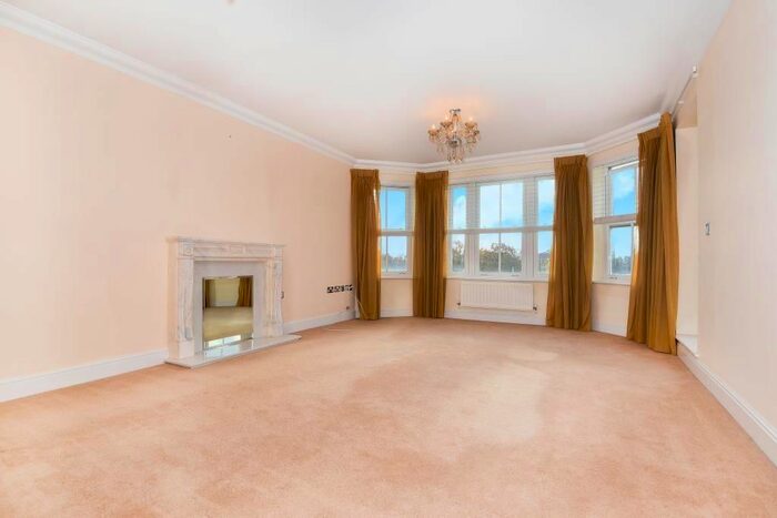 2 Bedroom Flat To Rent In Burleigh Road, Ascot SL5