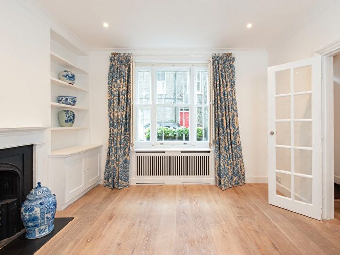 3 Bedroom Terraced House For Sale In Kensington Church Walk, London, W8