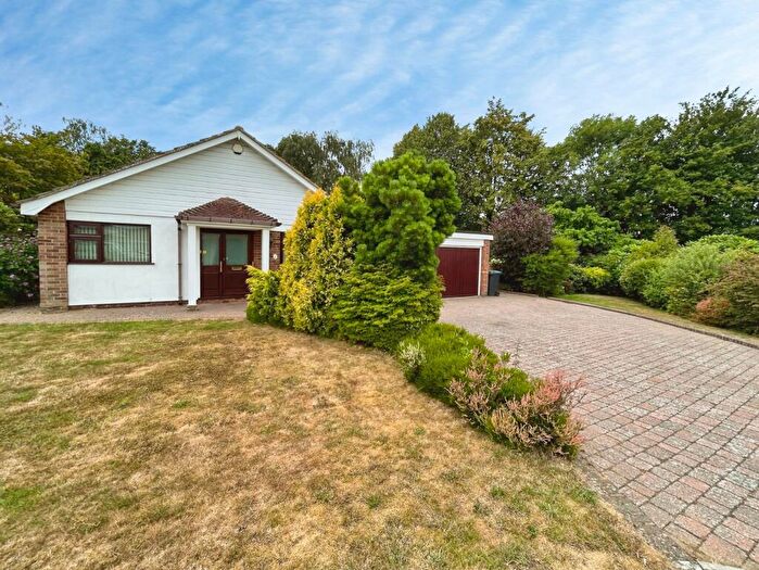 3 Bedroom Bungalow For Sale In Silverbirch Avenue, Meopham, Kent, DA13