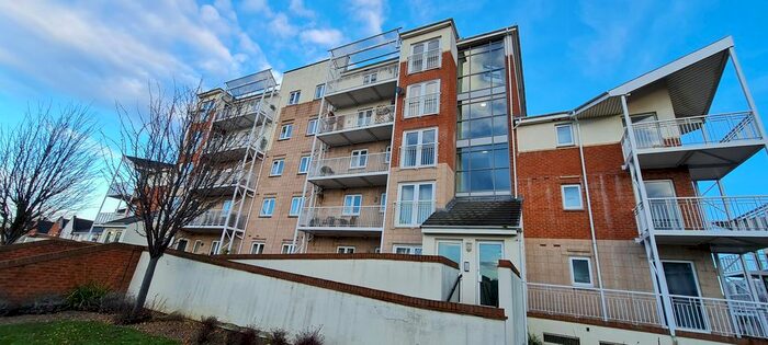 2 Bedroom Flat To Rent In Kingfisher Court, Dunston, Gateshead, NE11