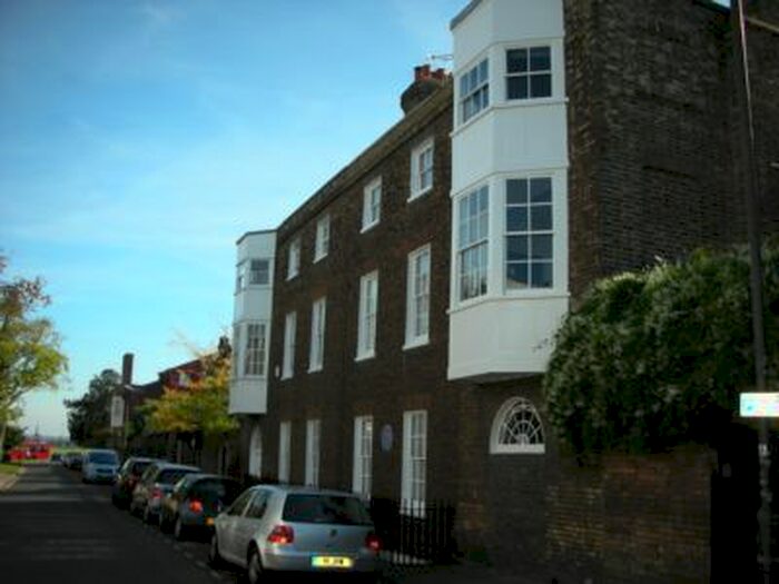 2 Bedroom Flat To Rent In Top Floor Flat, Dartmouth Hill, Greenwich, SE10