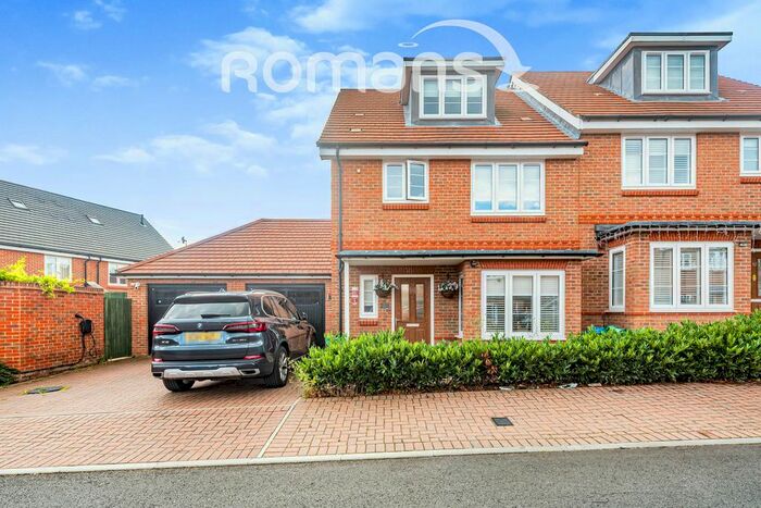 4 Bedroom Semi-Detached House To Rent In Louden Square, Earley, Reading, RG6