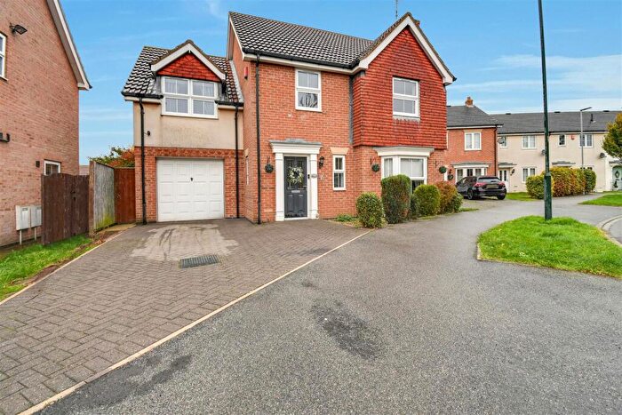 4 Bedroom Detached House For Sale In Brocklesby Avenue, DN40
