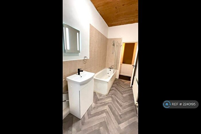 3 Bedroom End Of Terrace House To Rent In David Street, Stacksteads, OL13