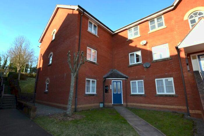 2 Bedroom Flat To Rent In Lewis Crescent, EX2