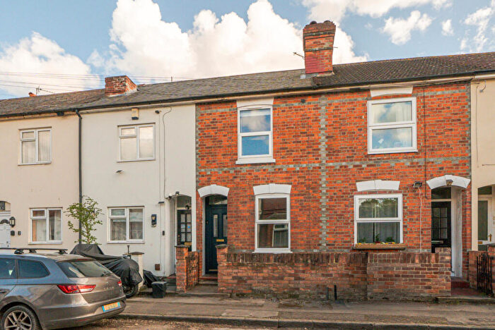 2 Bedroom Terraced House For Sale In Edgehill Street, Reading, Berkshire, RG1