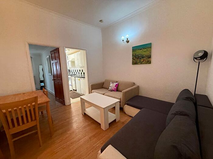 2 Bedroom Flat To Rent In Ilford, IG1