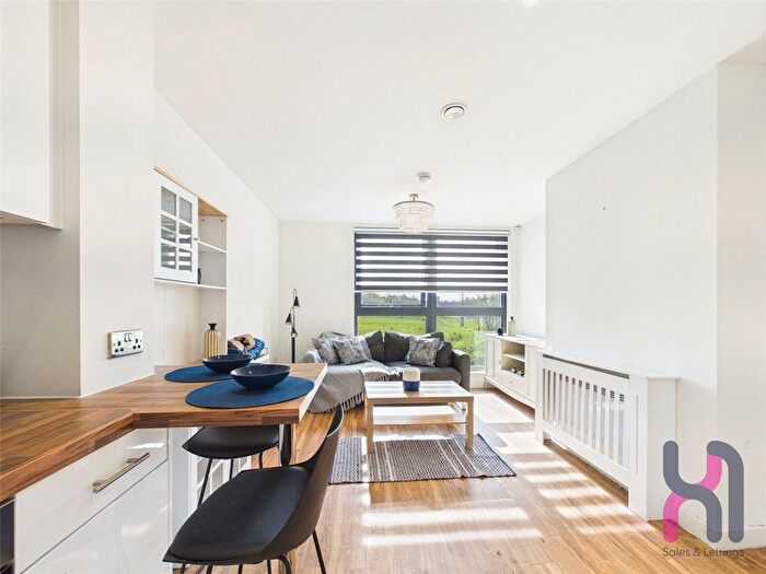 1 Bedroom Flat To Rent In Pomona Strand, Old Trafford, M16