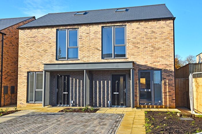 2 Bedroom Property To Rent In Lindley Mews, Harrogate, HG3