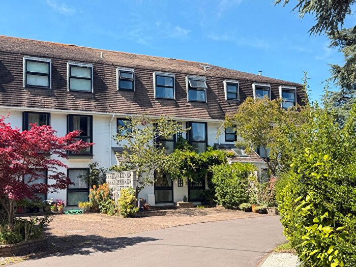 3 Bedroom Town House For Sale In Winton Close, Lymington, SO41