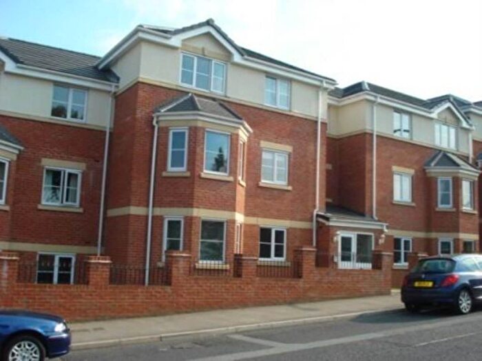 2 Bedroom Flat To Rent In West Street, Hoyland, Barnsley, S74