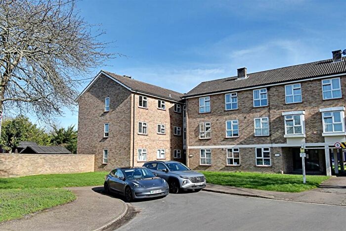 2 Bedroom Apartment For Sale In Harrington Court, Hertford Heath, SG13