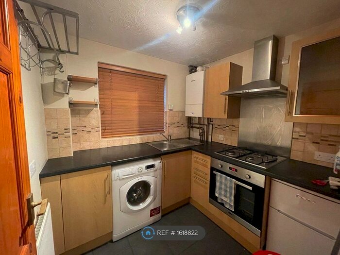 2 Bedroom End Of Terrace House To Rent In Norfolk Terrace, Aylesbury, HP20