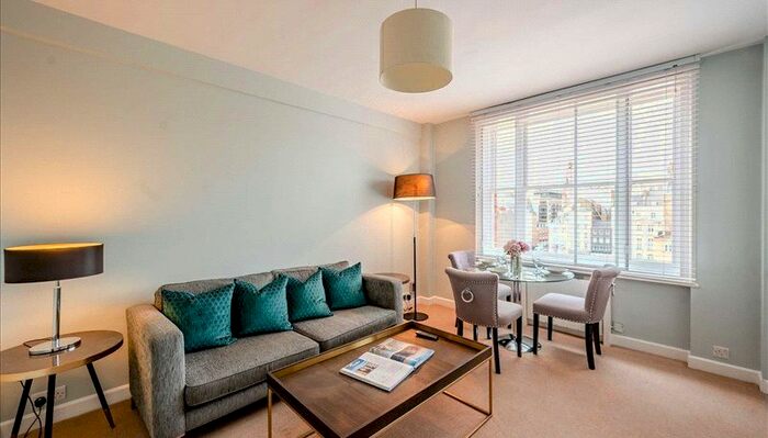 1 Bedroom Flat To Rent In Hill Street, Mayfair, London, W1J