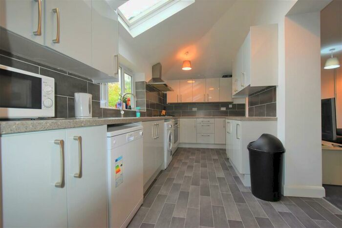 4 Bedroom Detached House To Rent In Bedroom In A Double Bedroom Detached Student House Share, Bills Package, Free Ultrafast M Broadband, B29