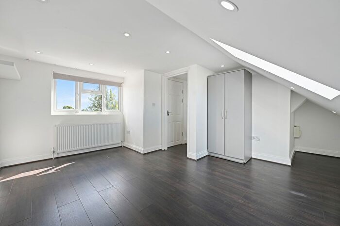 5 Bedroom Terraced House To Rent In Somerset Road, Southall, UB1