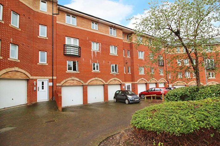 2 Bedroom Apartment To Rent In Saltash Road, Swindon, SN2