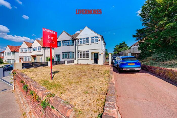 4 Bedroom Semi Detached House For Sale In Station Road, Crayford, Dartford, DA1