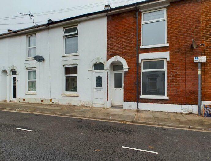 2 Bedroom Terraced House To Rent In Liverpool Road, PO1