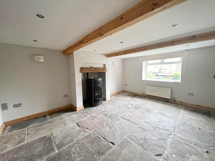 2 Bedroom House To Rent In Liversedge Row, Bradford, West Yorkshire, Uk, BD7