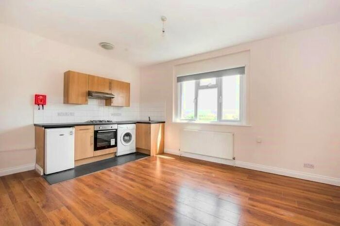 Studio To Rent In Mountview Road, Crouch End, N4