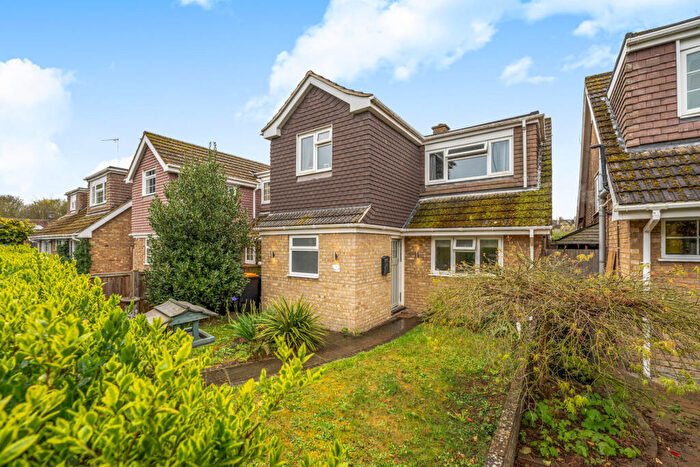 4 Bedroom Detached House For Sale In Blacksmiths Common, Chalton, LU4