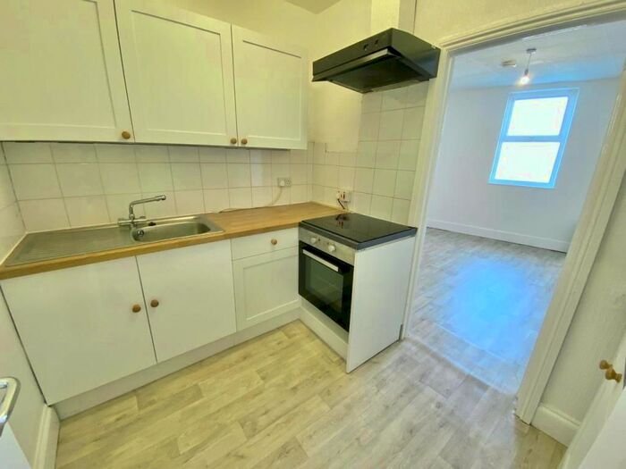 1 Bedroom Flat To Rent In Newton Road, Torquay, TQ2