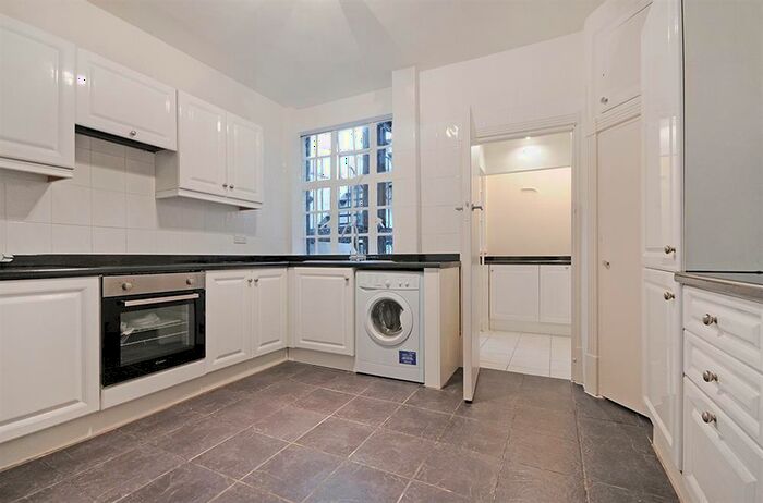 5 Bedroom Flat To Rent In Strathmore Court, Park Road, London, NW8