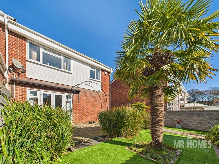 4 Bedroom End Of Terrace House For Sale In Waun Fach, Pentwyn, Cardiff, CF23