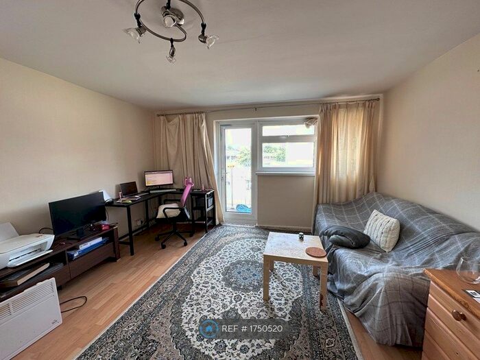 1 Bedroom Flat To Rent In Lower Fosters, London, NW4