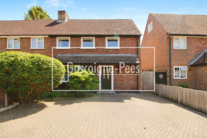 3 Bedroom End Of Terrace House To Rent In Island Farm Road, West Molesey, KT8