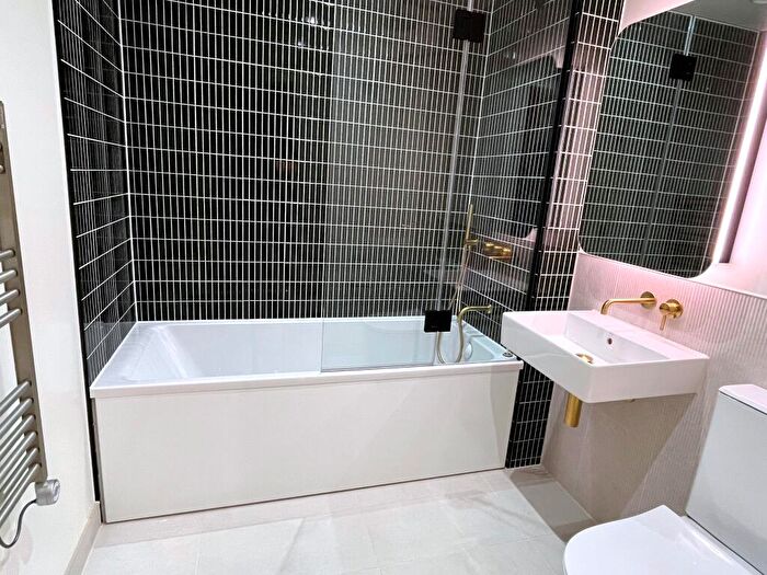 1 Bedroom Flat To Rent In Steamer Building, E16