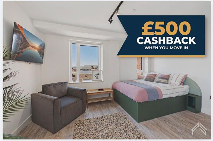 Studio To Rent In Clarence Street, London, KT1