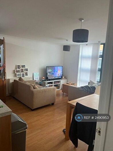 2 Bedroom Flat To Rent In Maltings Close, London, E3