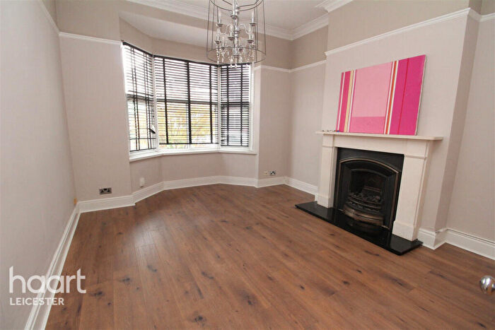 5 Bedroom Semi-Detached House To Rent In Sunnycroft Road, Leicester, LE3