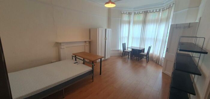 1 Bedroom Flat To Rent In Elmdale Road, Clifton, BS8