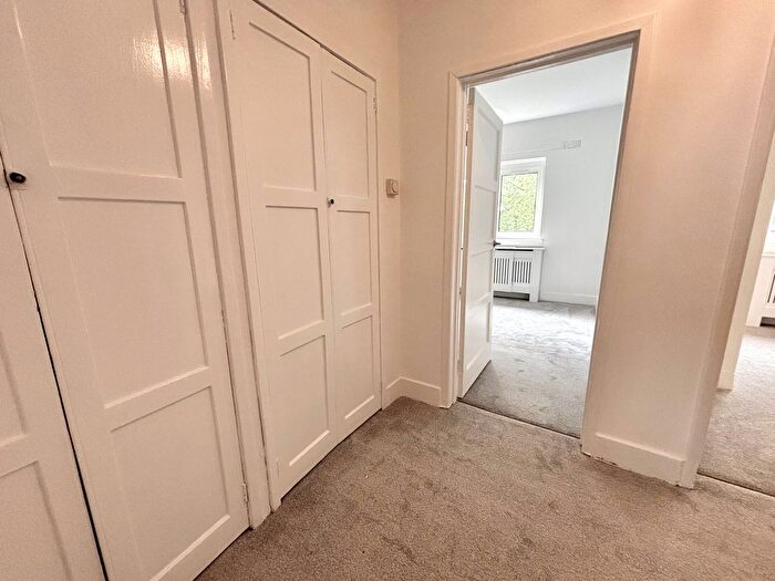 3 Bedroom Flat To Rent In Lochlea Road, Glasgow, G43