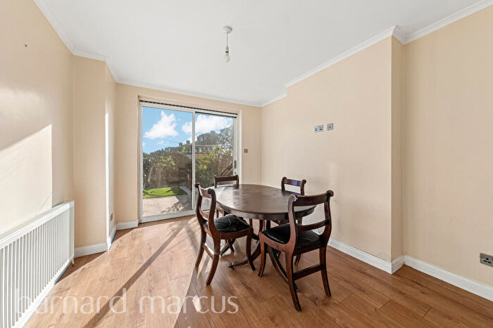 4 Bedroom Semi-Detached House To Rent In Wide Way, Mitcham, CR4