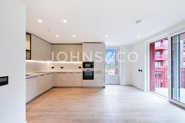 2 Bedroom Flat To Rent In Bowline House, Heron Wharf, London, E14
