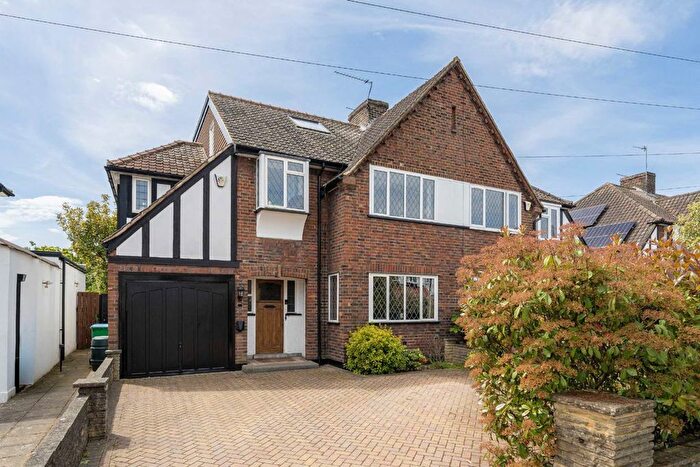 5 Bedroom Semi-Detached House For Sale In Bridge Way, Whitton, TW2