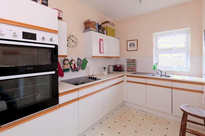 2 Bedroom Retirement Property For Sale In Hays Park, Sedgehill, SP7