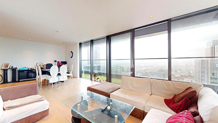 2 Bedroom Flat For Sale In Bagshaw Building, Wardian, London, E14