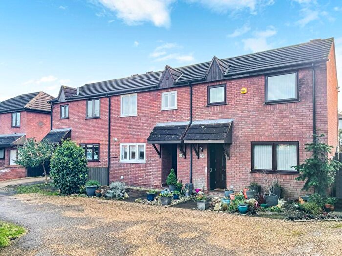 2 Bedroom Terraced House For Sale In Kimbolton Court, Giffard Park, Milton Keynes, MK14
