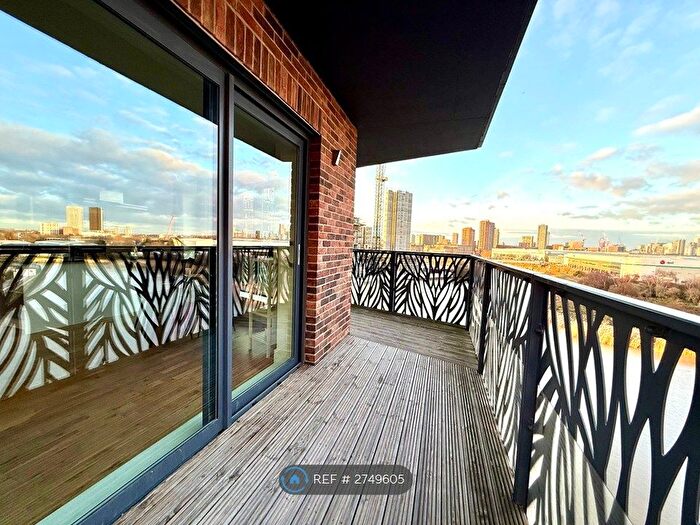3 Bedroom Flat To Rent In Cityview Point, London, E14